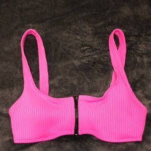 Cute tiny top kind of like a sports bra.